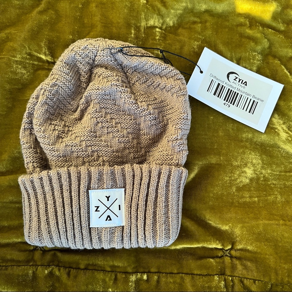 Zyia Active Driftwood Knitted Mountain Beanie NWT